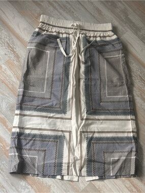 Patterned Drawstring Midi Skirt in Cream and Gray-Blue Banana Republic Size M